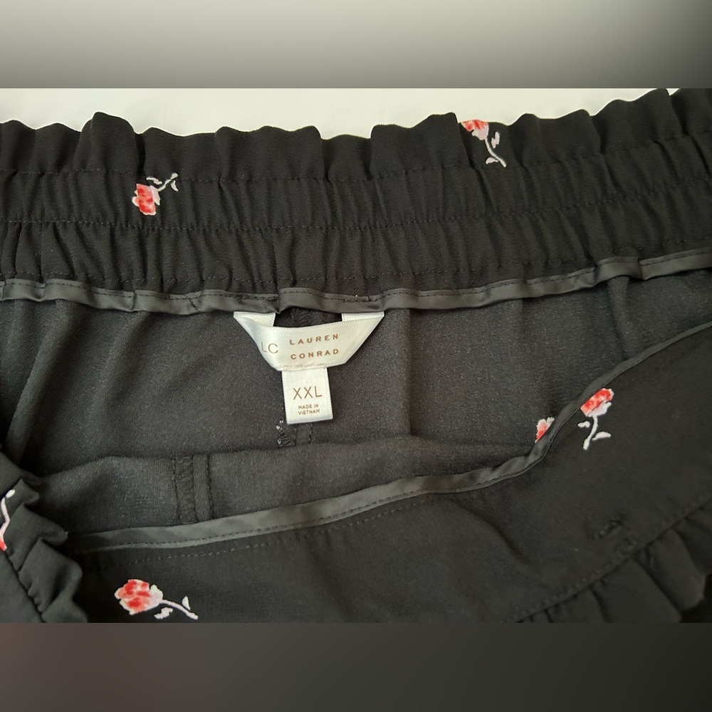 Wide-Leg Black Floral Print Pants with Tie Waist - Picture 6 of 6